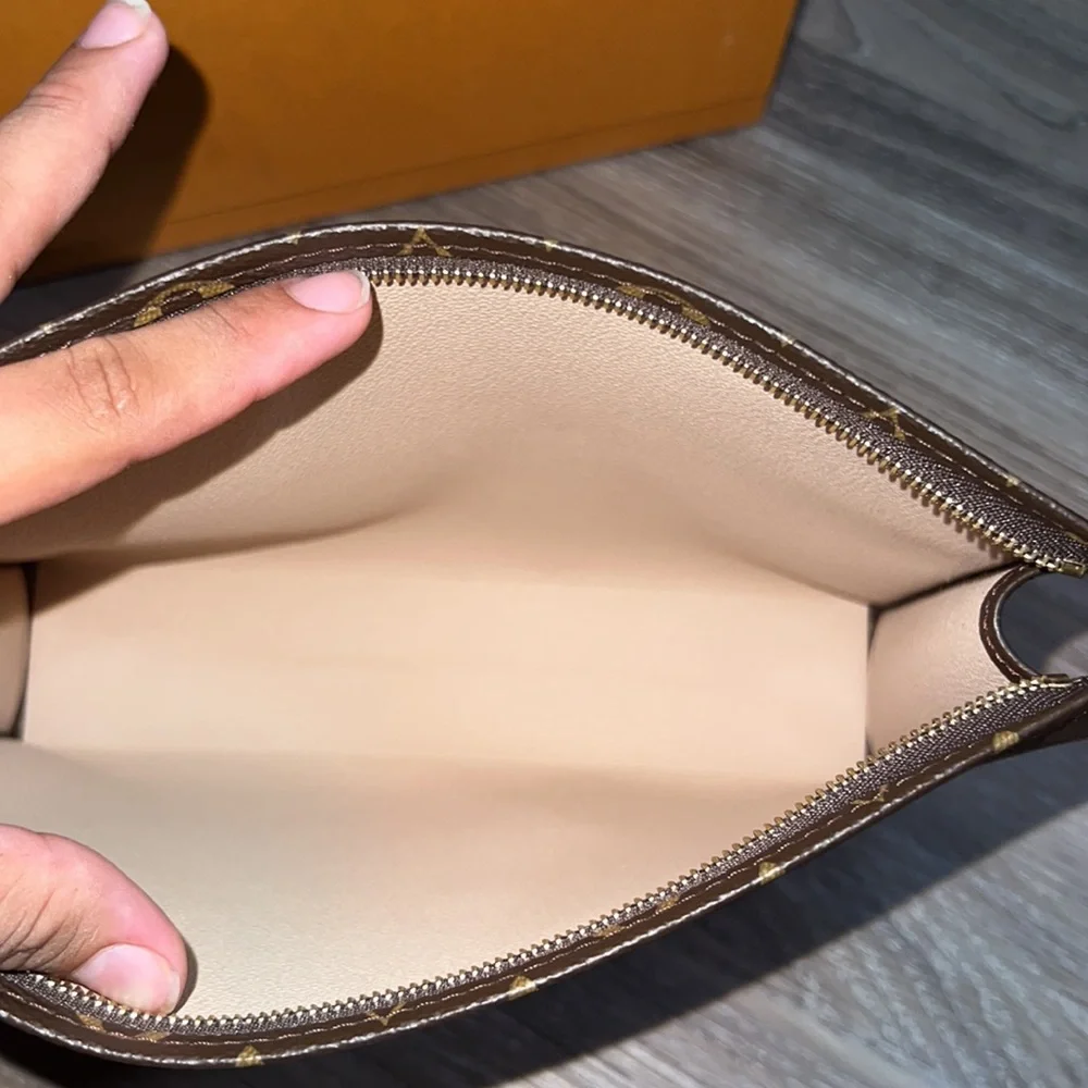 Louis Vuitton toiletry 26 in monogram